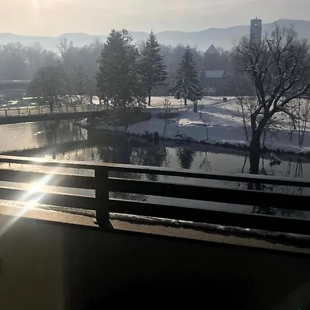 Inn Na Uni *