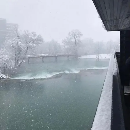 여관 Na Uni Bihać